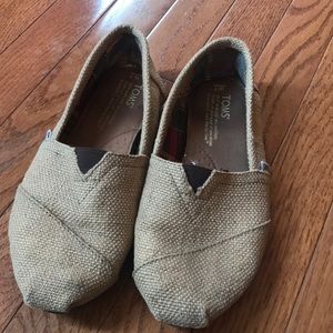 Toms burlap brown size 7 shoes slip on